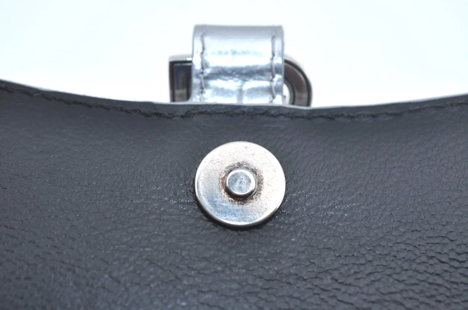 Authentic BALENCIAGA Hourglass Wallet Pouch Leather 656051 Silver Box 5381J