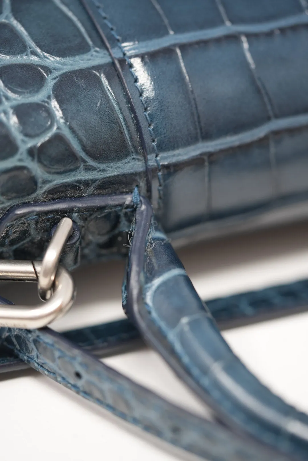 Pre-owned Balenciaga HOURGLASS XS HANDBAG
